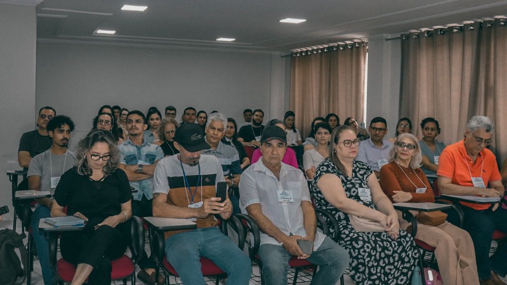Prefeitura de Rio Branco promove palestra sobre equilíbrio financeiro durante a Semana do Servidor Público 2 Palestra sobre equilibrio financeiro 6 e1761771076378