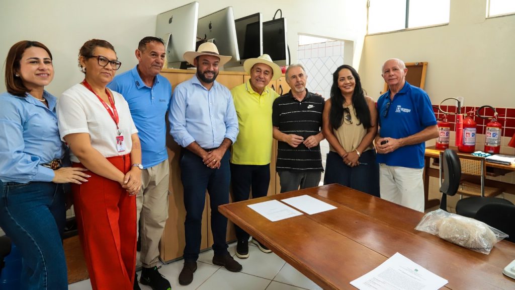 Prefeitura de Rio Branco firma parceria com UFAC para preservação do acervo arqueológico do município 6 Pecas Arqueologicas 25 e1760136663872