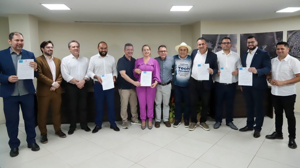 Prefeitura de Rio Branco promove sanções e aprova dez leis de autoria dos vereadores 9 Sancionaco 19 e1760708834863