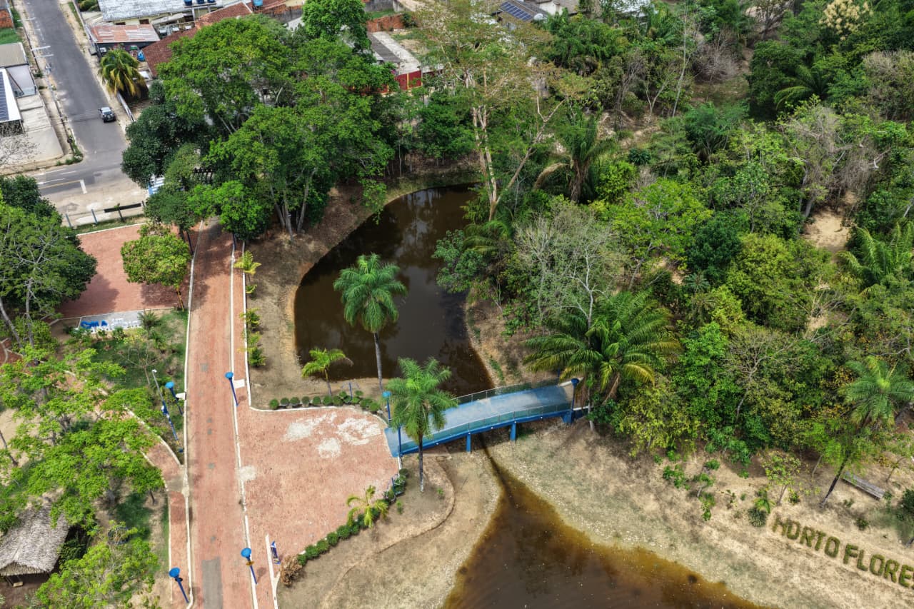 O público também pode assistir a videos com imagens aéreas realizadas pelos novos drones recebidos do Ministério do Meio Ambiente. (Foto: Secom)