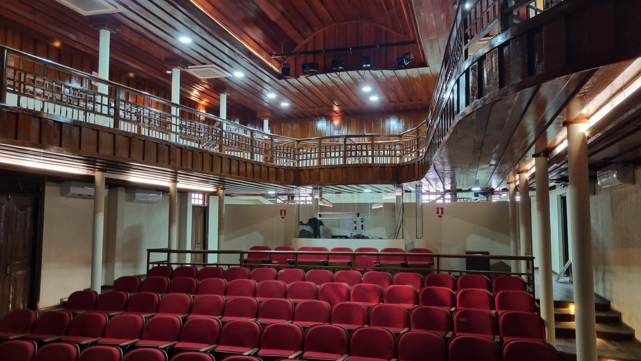 Rio Branco: coração do Acre, terra de resistência e de encantos 31 Foto do Teatro Hélio Melo