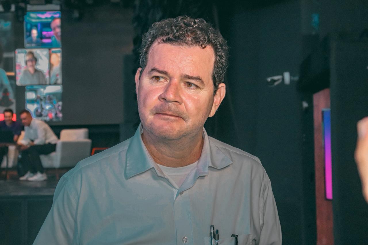 Foto do secretário Ezequiel Bino