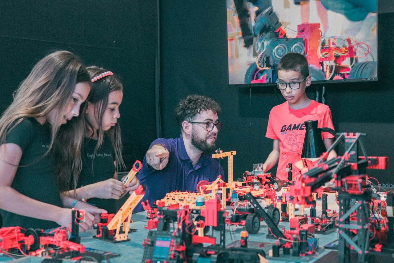 Foto de crianças no TechJovem 