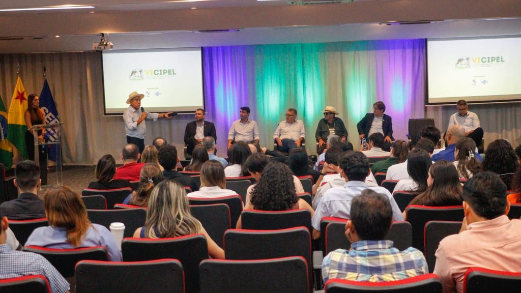 Prefeitura de Rio Branco reforça apoio ao produtor rural durante VI Congresso Internacional de Pecuária Leiteira da Amazônia Ocidental 6 VI Congresso Internacional de Pecuaria Leiteira da Amazonia Ocidental 28 e1761856638415