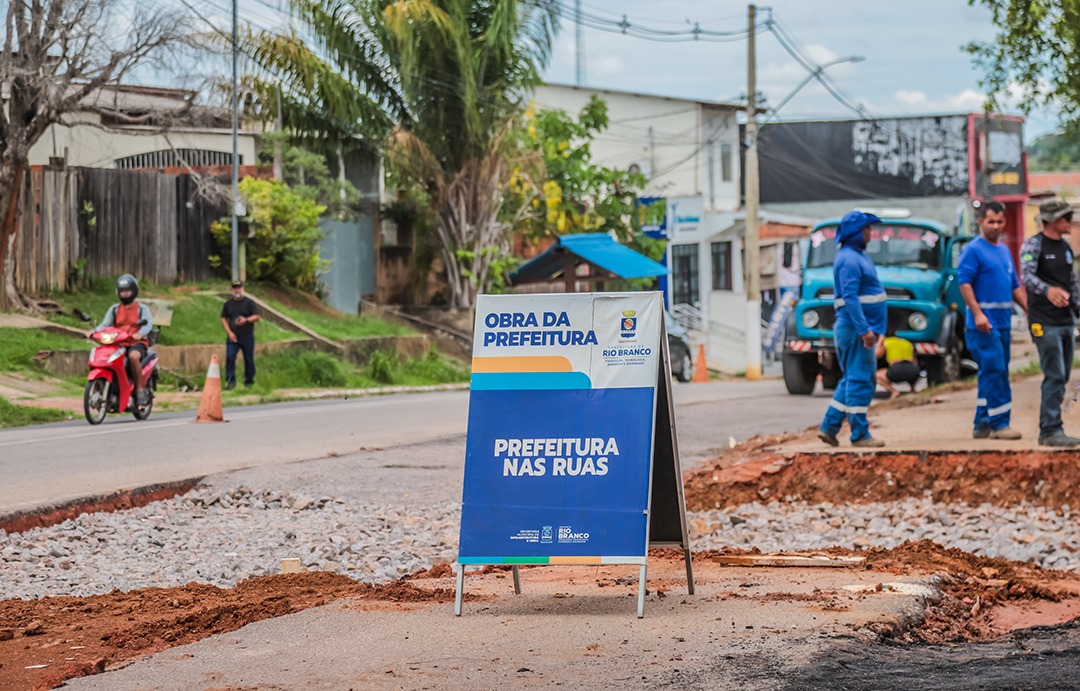 Foto da intervenção na rua Valdomiro Lopes