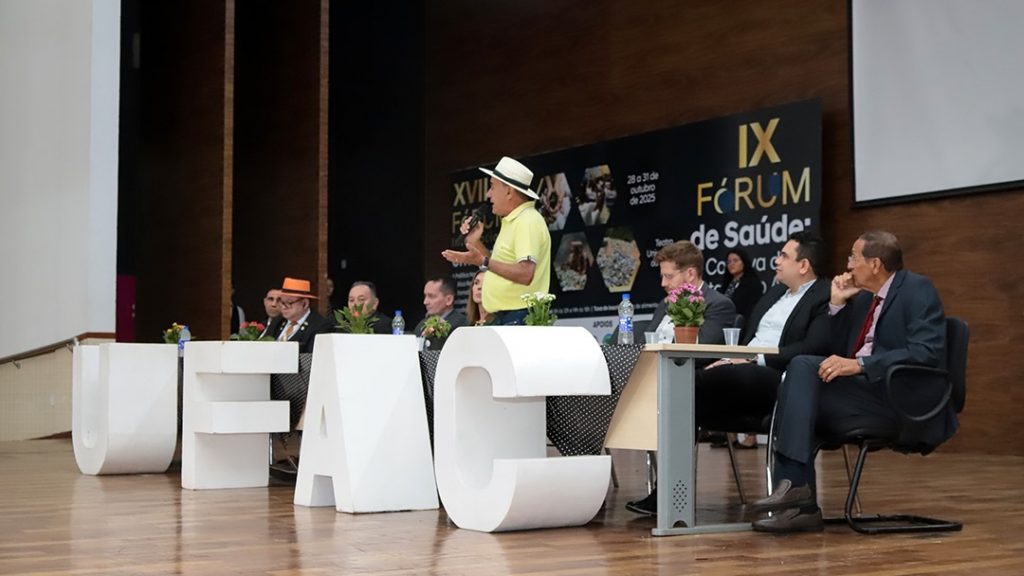 Prefeito de Rio Branco abre XVII Fórum Internacional em Saúde e debate políticas ambientais 2 XVII FORUM DE SAUDE Val 6 e1761686353845