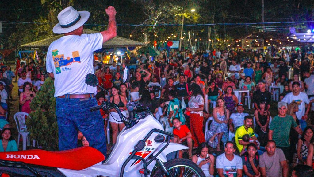 Ganhadora de motocicleta no Festival da Macaxeira e Agronegócio emociona organizadores 3 e14842ba cb66 4037 8eef d7f759b1b002 e1759790433601