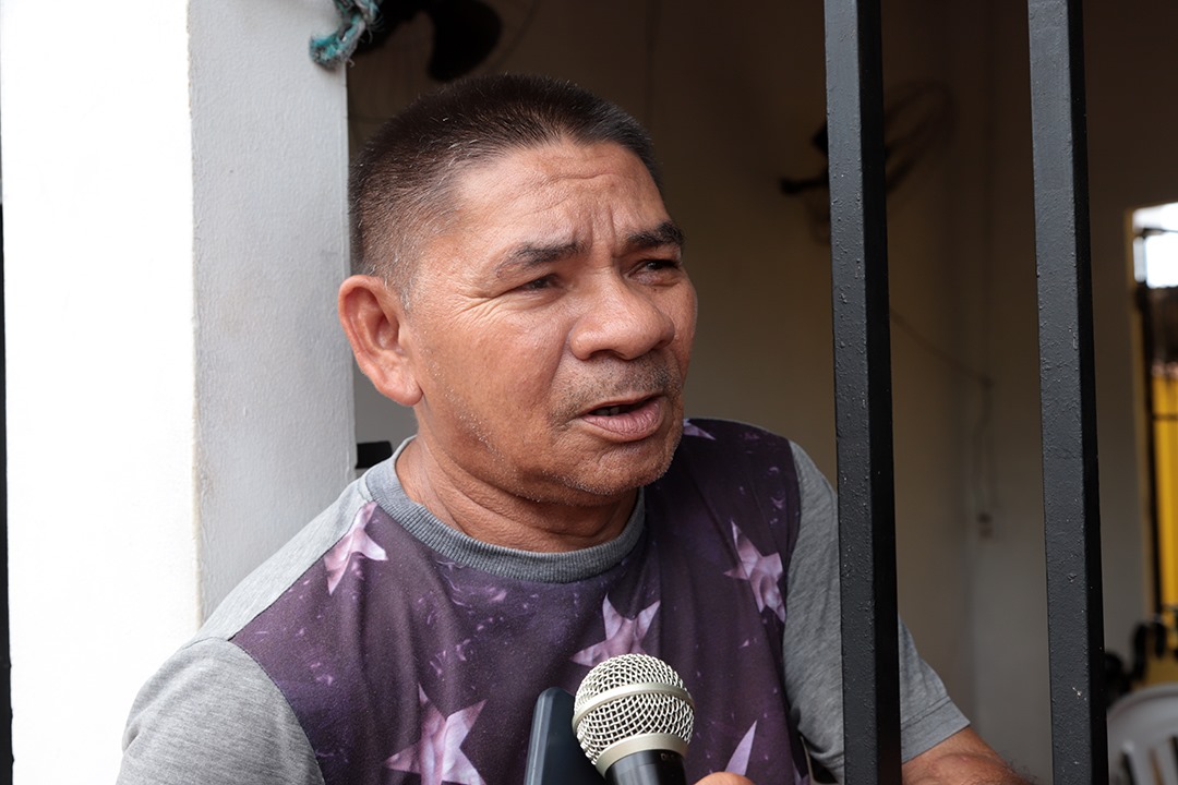 Para o aposentado Raimundo Nonato, morador do bairro há 32 anos, a pavimentação representa a realização de um sonho antigo. (Foto: Val Fernandes/Secom)
