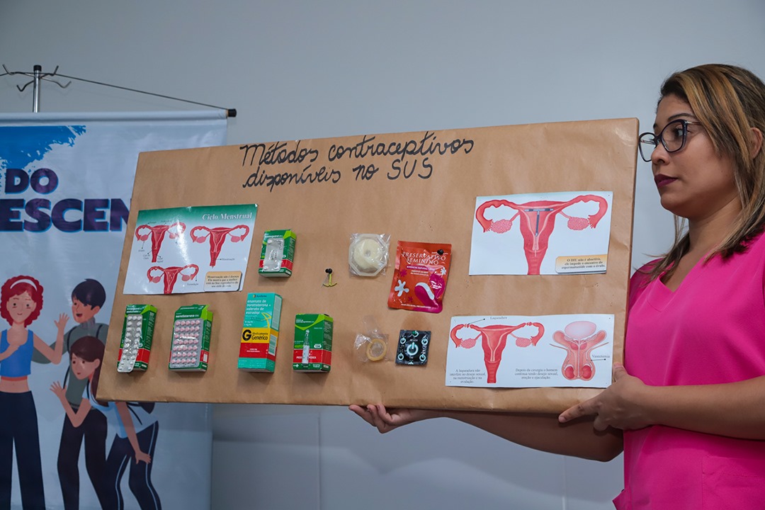 “Nesta primeira etapa, estamos oferecendo a capacitação para a equipe da rede municipal e implementando a inserção do Implanon em 44 adolescentes”, asseverou Biths. (Foto: Val Fernandes/Secom)