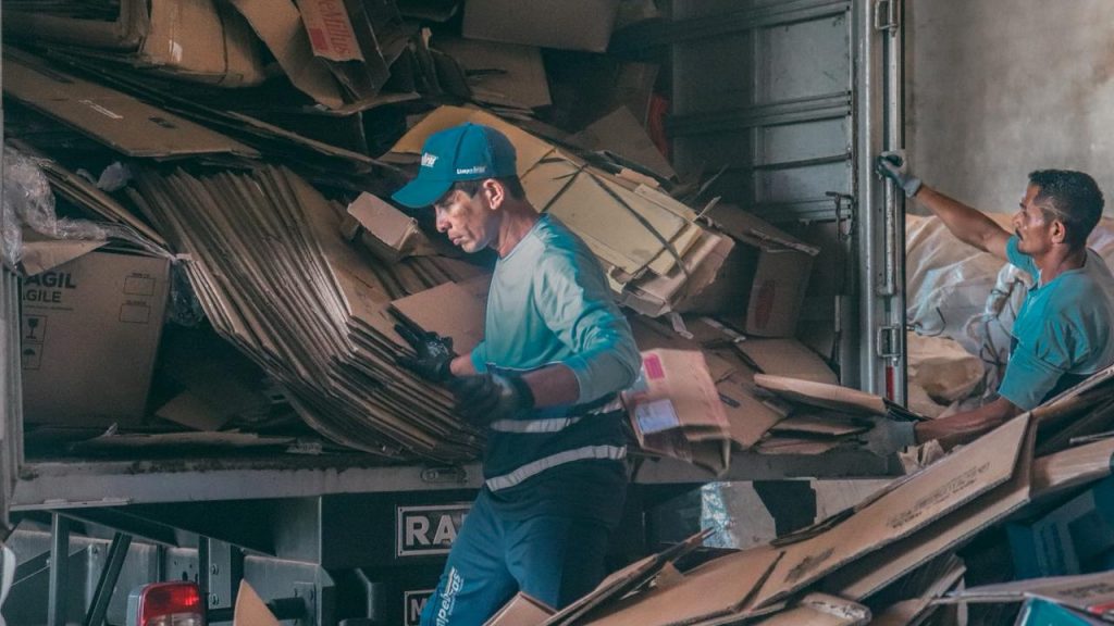 Coleta seletiva de Rio Branco garante renda para cooperados e reforça cuidado com o meio ambiente 1 Coleta seletiva 8 e1762531422779