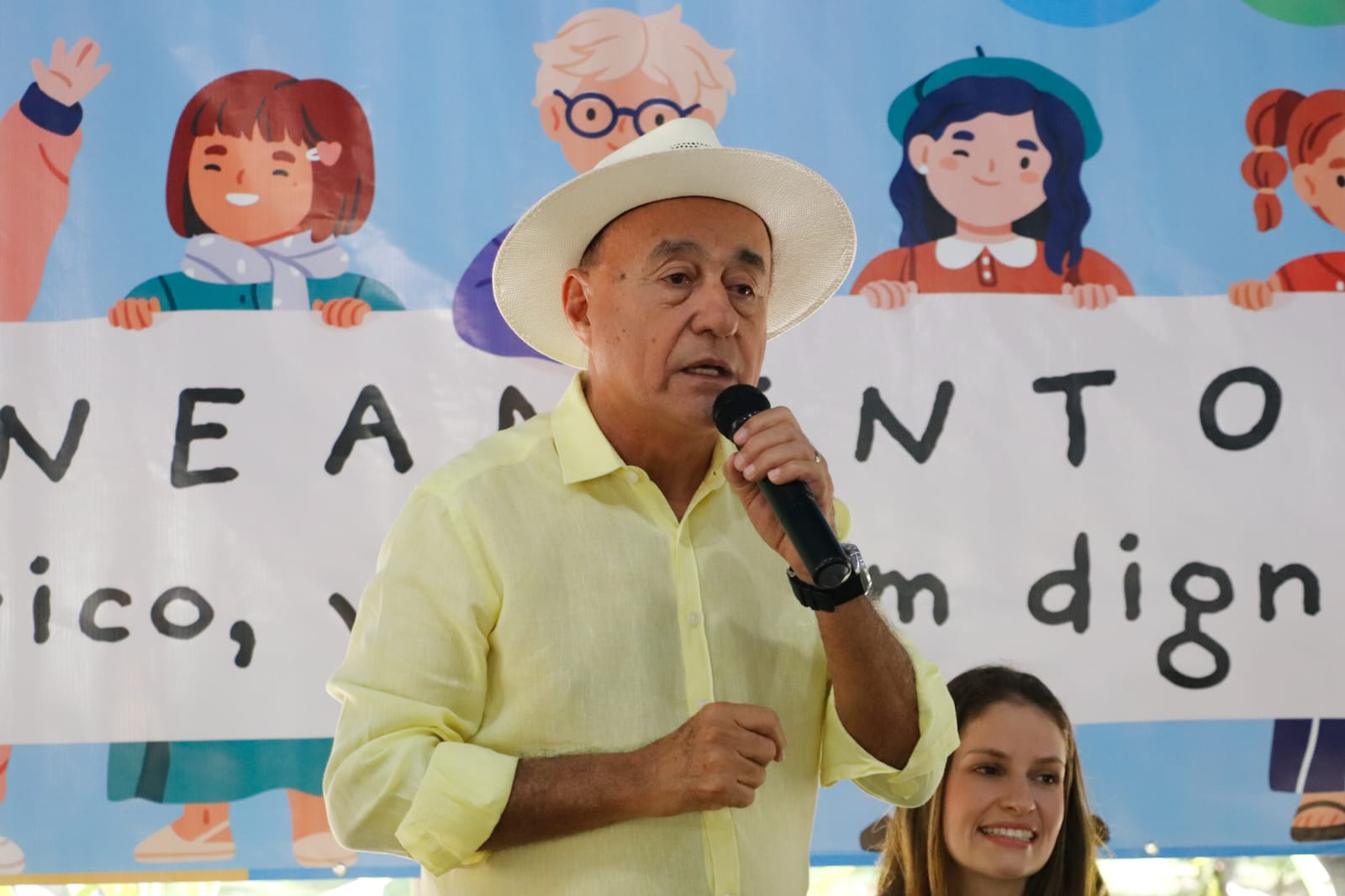 O prefeito reafirmou o compromisso de manter o serviço sob gestão pública e de ampliar os investimentos no setor. (Foto: Marcos Araújo/Secom)