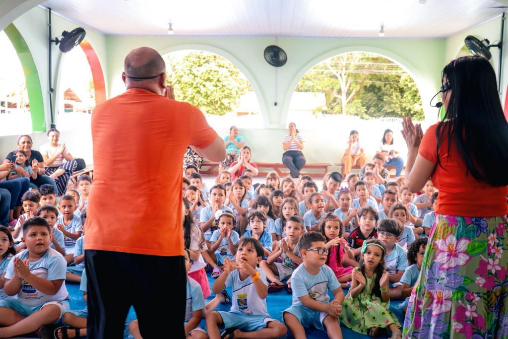 Centro de Multimeios promove espetáculo Tuk Tuk para crianças da Escola Chrizarubina Leitão Abrahão 1 Espetaculo tuk tuk chrizarubina fotos Vitoria Souza 12