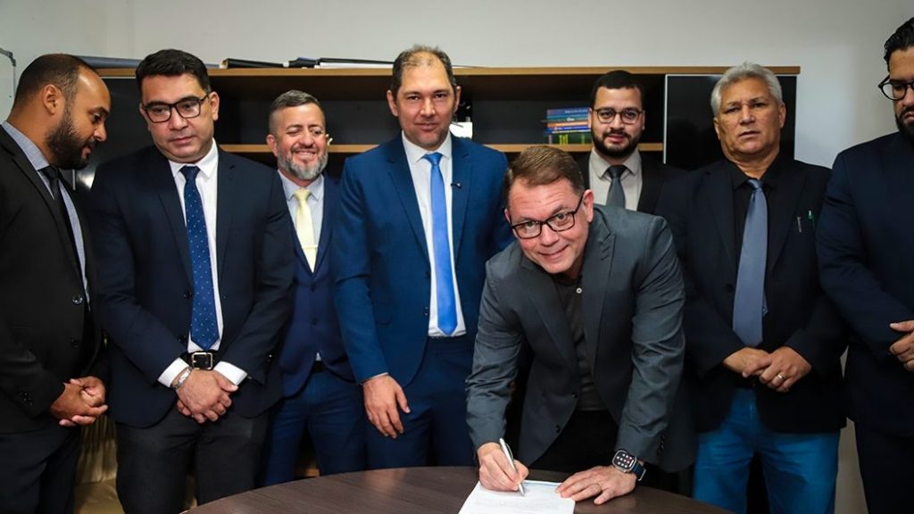 Prefeitura de Rio Branco protocola na Câmara Municipal Marco Regulatório do Transporte Coletivo da capital 1 Marco Regulatorio do Transporte Coletivo 5 e1762461976849