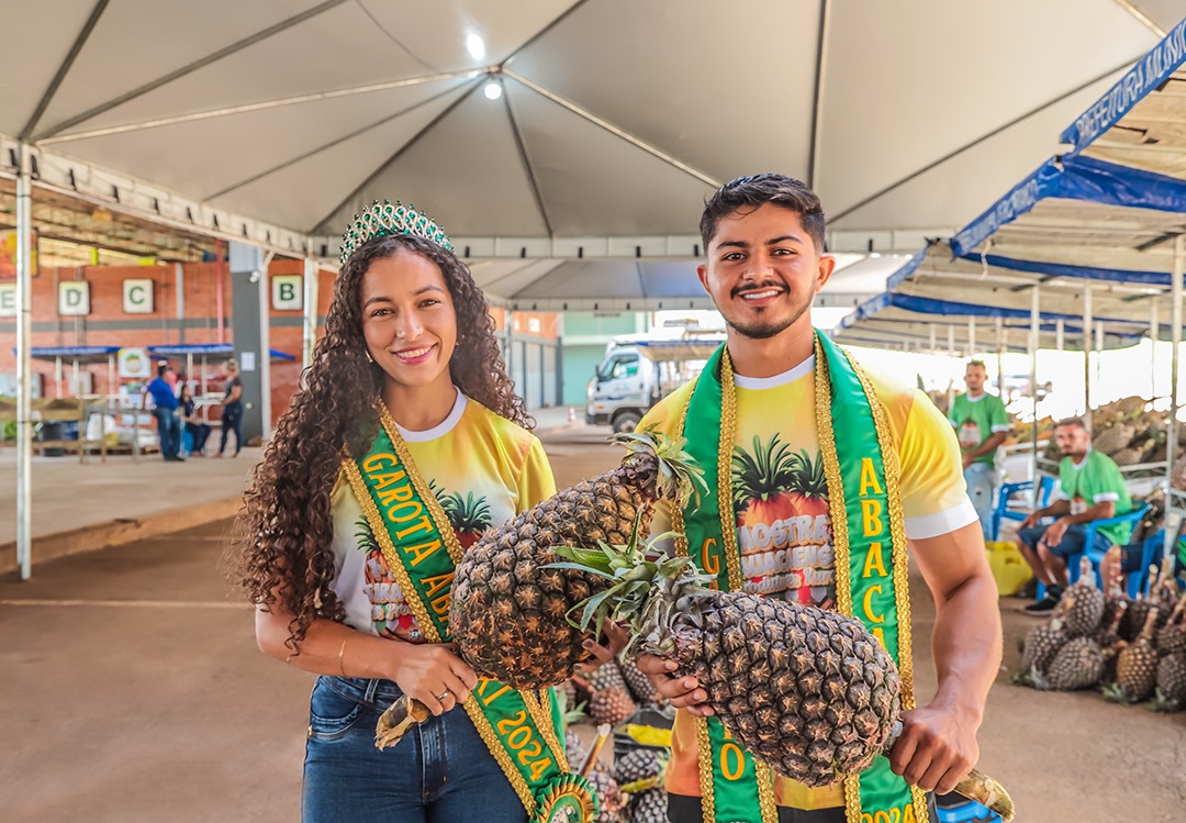 Foto da Garota e Garoto Abacaxi 2025