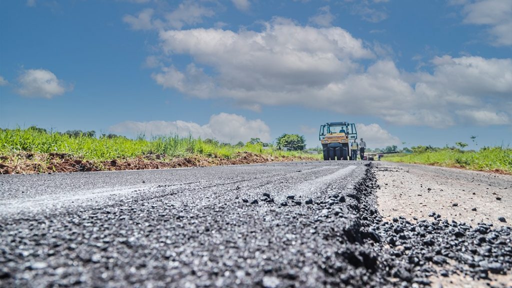 Prefeitura de Rio Branco realiza pavimentação em ramal que liga o Taquari à Via Verde, no Segundo Distrito da capital 4 Pavimentacao em ramal que liga o Taquari a Via Verde no S 6 e1762545887574