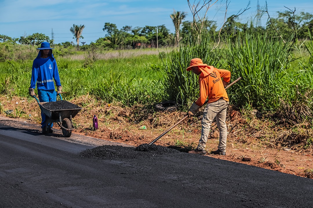 Pavimentacao em ramal que liga o Taquari a Via Verde no S 8