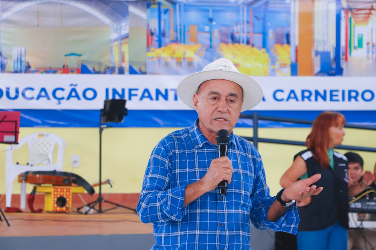 Prefeito destacou que o compromisso da gestão é garantir escolas adequadas, modernas e seguras para fortalecer a educação no município. (Foto: Marcos Araújo/Secom)
