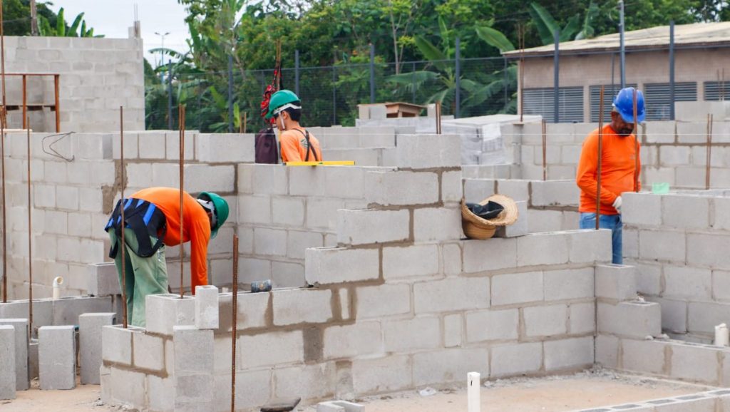 Grande volume de obras da Prefeitura faz Rio Branco superar média nacional na redução do desemprego, aponta IBGE 7 Reducao do desemprego com obras 5 e1763501148993