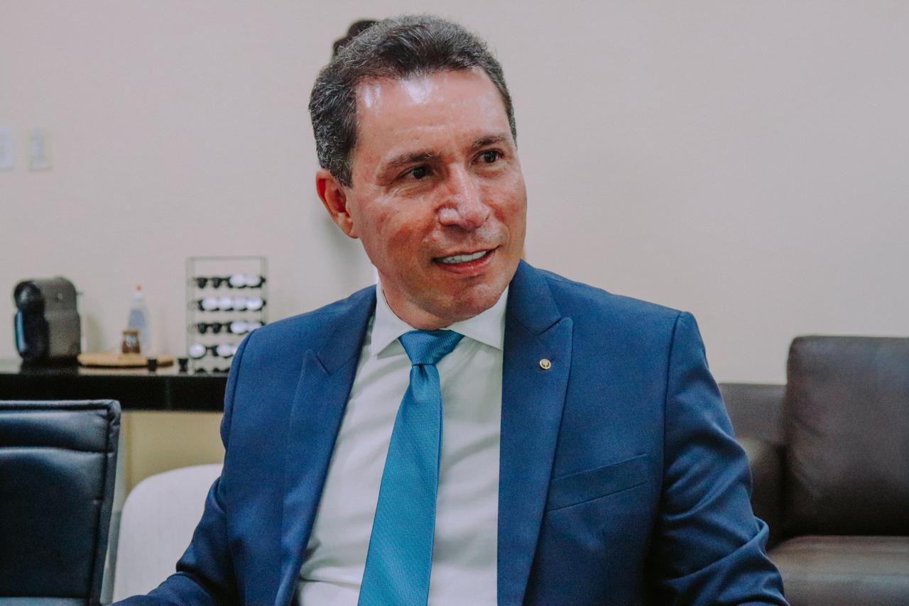 “Nosso objetivo é contribuir para que todos os munícipes que ainda não possuem seus títulos possam regularizar suas áreas, cumprindo as orientações do CNJ e fortalecendo a cidadania”, declarou Laudivon. (Foto: Vitória Souza/Secom)