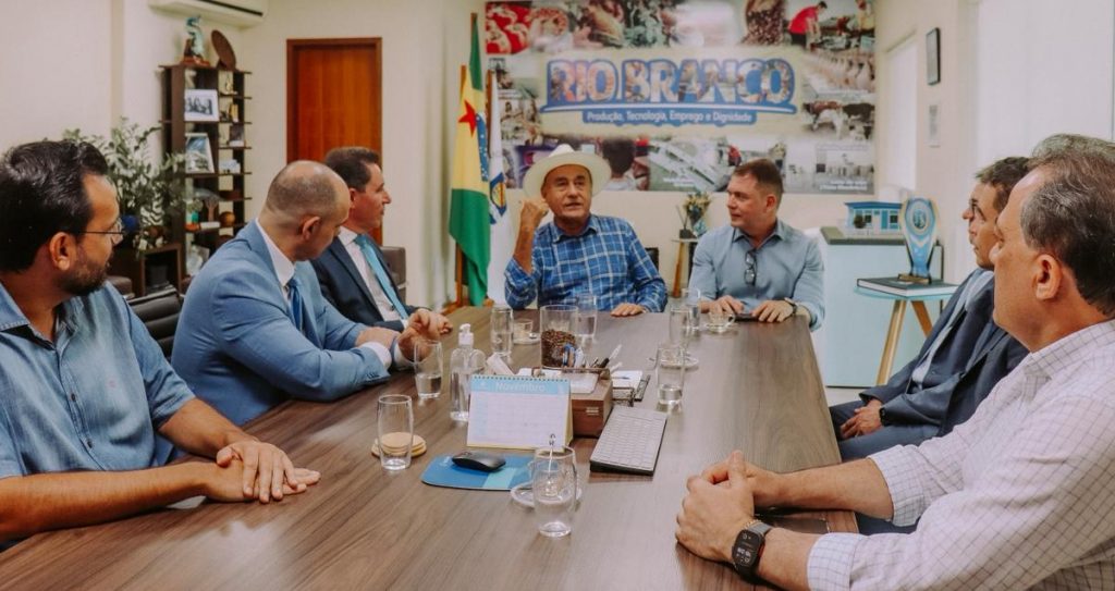 Visita do presidente do TJ 4 e1763587682934