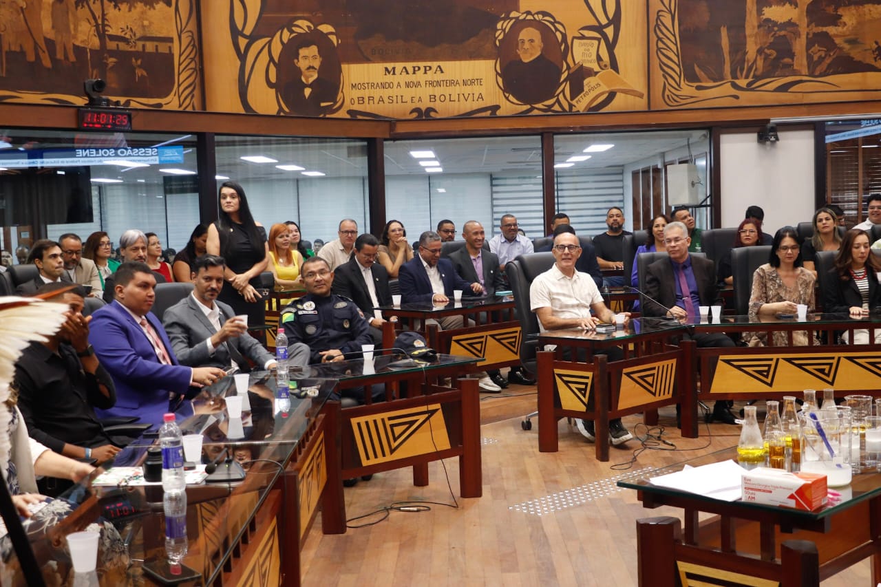 Foto de Sessão Solene na Aleac em comemoração aos 15 anos do Ifac