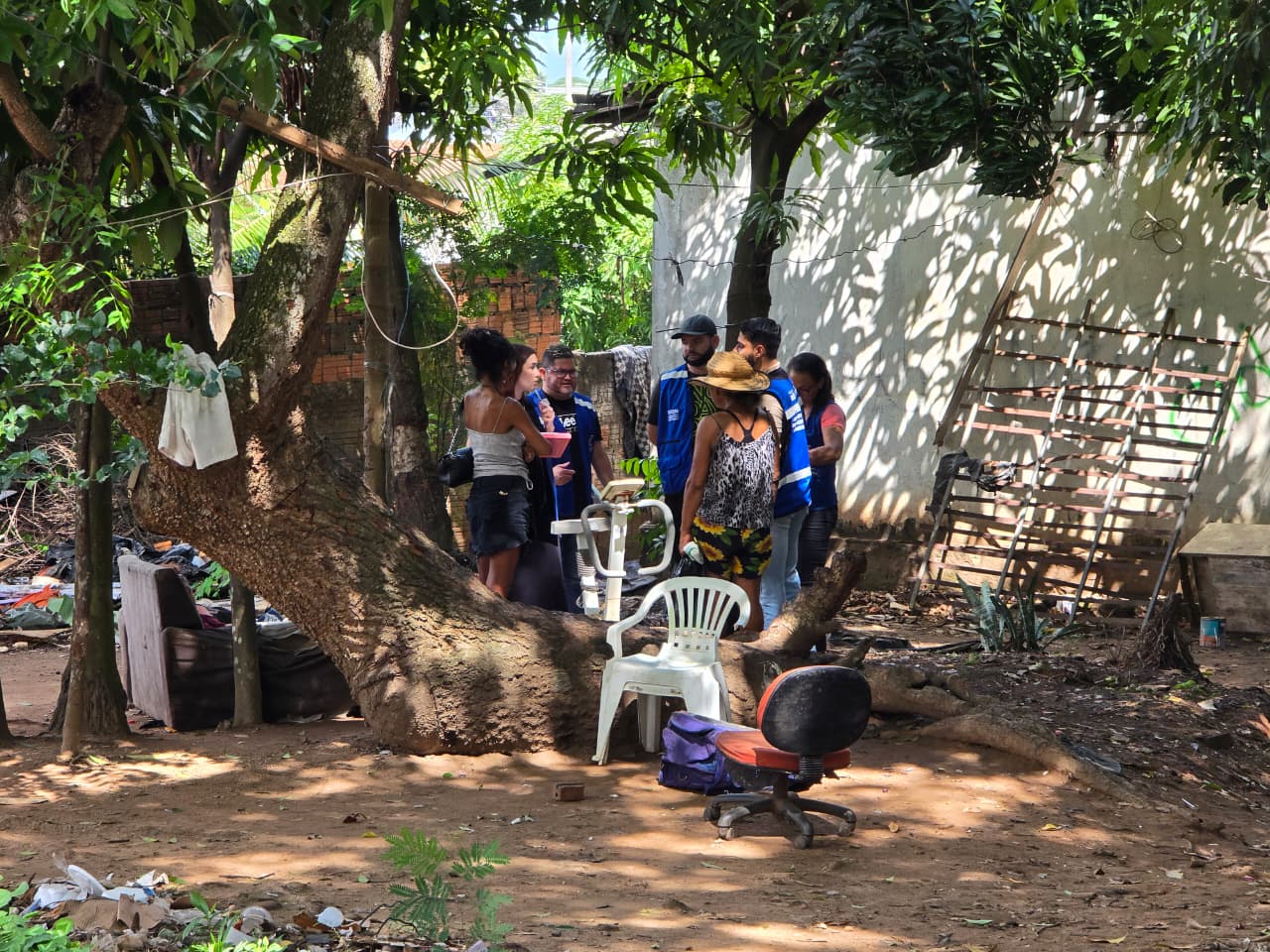 Foto de visita técnica aos moradores do Papouco
