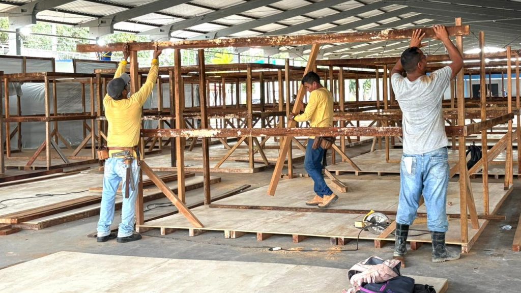 Prefeitura amplia rede de abrigos para atender famílias afetadas pela enchente do Rio Acre 4 Acolhimento as Vitimas da cheia do Rio Acre Fotos Ana Julian 9 e1767104186581