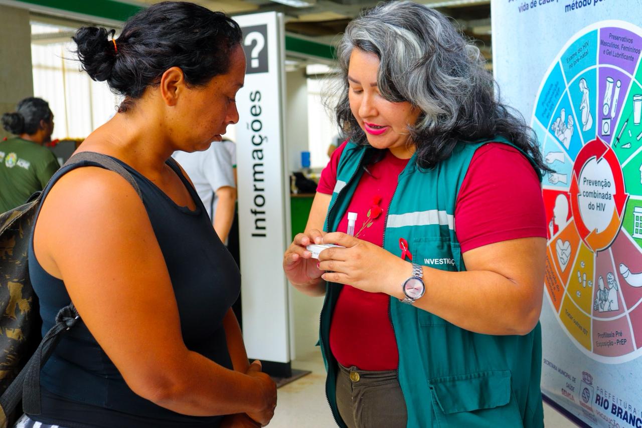 Ação marca abertura oficial do Dezembro Vermelho, mês dedicado à prevenção, ao diagnóstico precoce e ao combate ao estigma relacionado ao HIV. (Foto: Val Fernandes/Secom)
