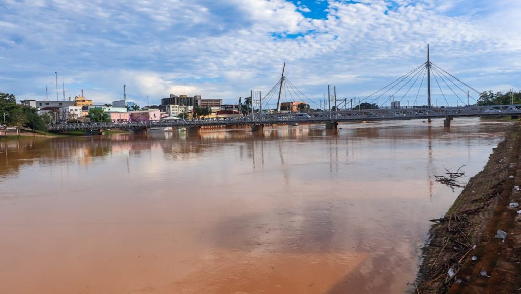 Compromisso no atendimento as vitimas da enchente 8 e1767041072175