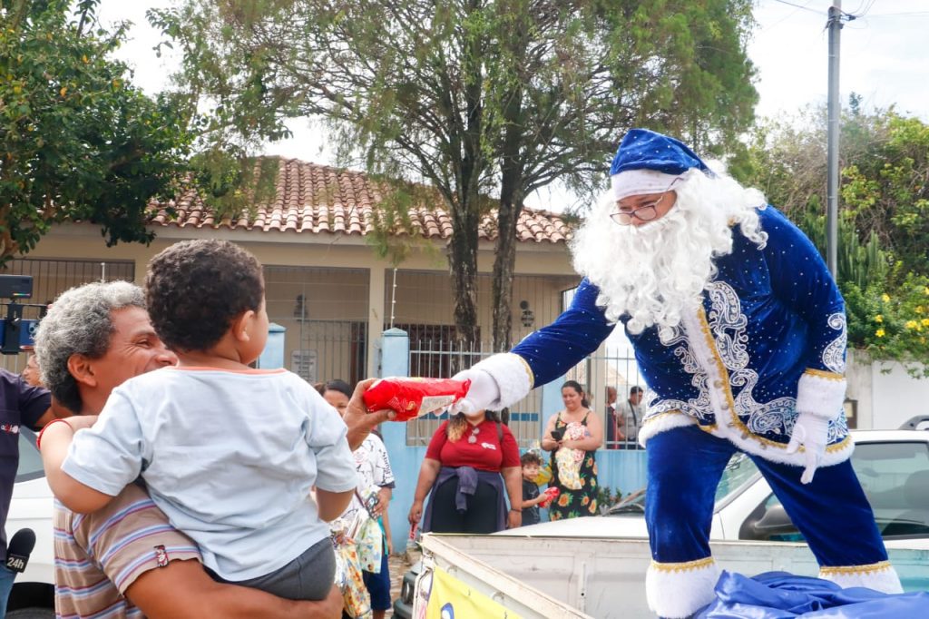 ENTREGA PRESENTES MA19 13