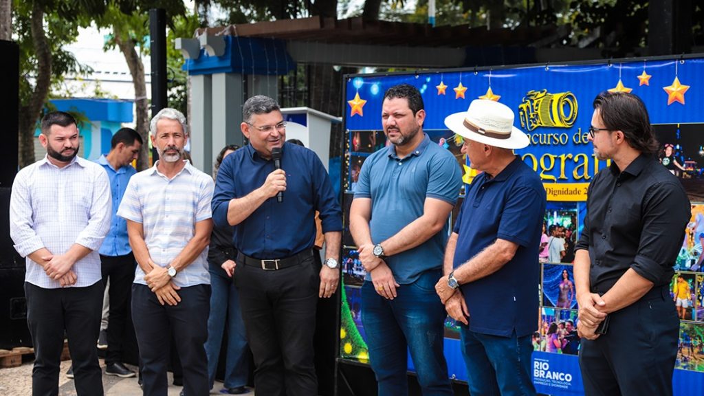 Prefeitura de Rio Branco recebe veículo para fortalecer o Programa Família Acolhedora 7 Familia Acolhedora 16 e1765837934731