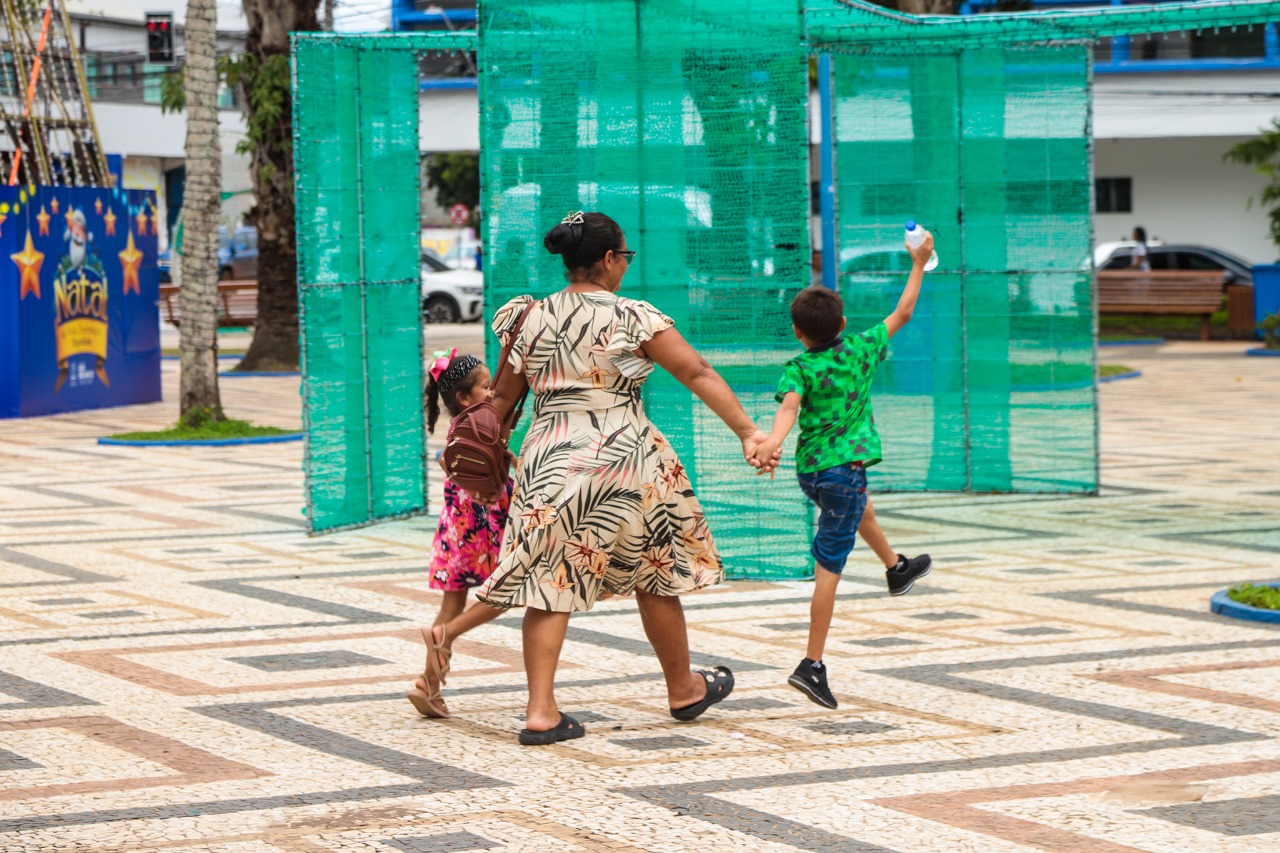 Foto de uma família acolhedora