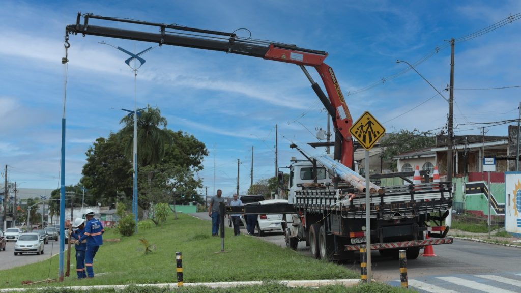 Prefeitura de Rio Branco avança com nova iluminação pública na Avenida Ceará 2 ILUMINACAO AV.CEARAVF19 7 e1766417254276