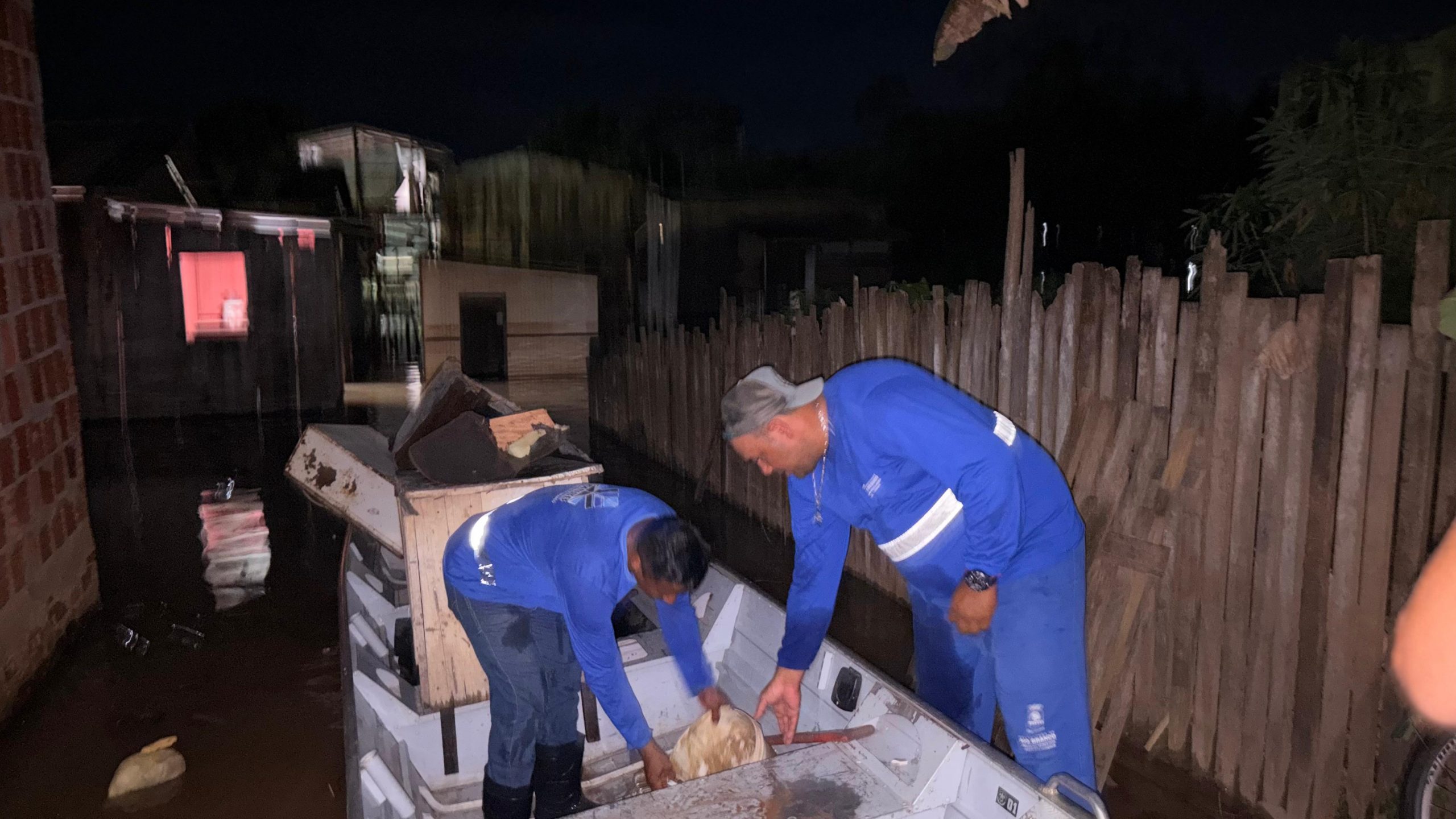 Foto de servidores da Secretaria Municipal de Cuidados com a Cidade