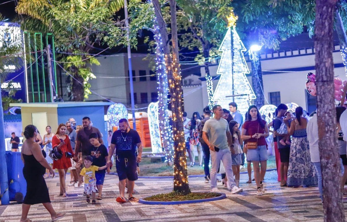 Praça da Revolução reúne centenas de famílias no “Natal de Vida, Esperança e Dignidade” em Rio Branco