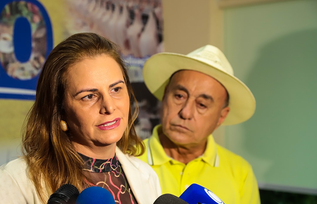 Foto de Patrícia Dossa e o prefeito de Rio Branco, Tião Bocalom