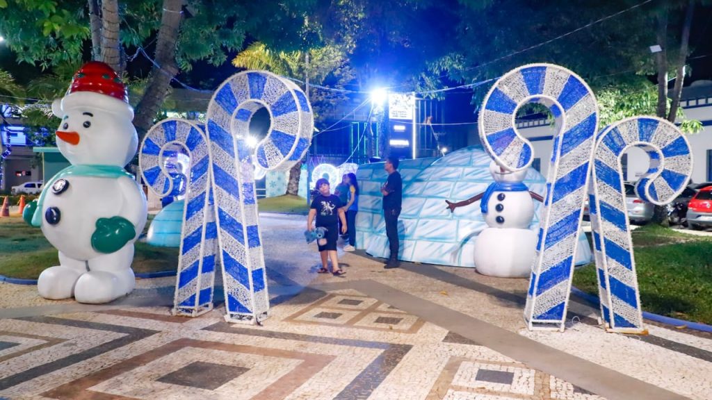 Prefeitura de Rio Branco lança 5º Concurso de Fotografia do Natal de Vida, Esperança e Dignidade 2025 2 Natal Praca da Revolucao 41 e1765385584349