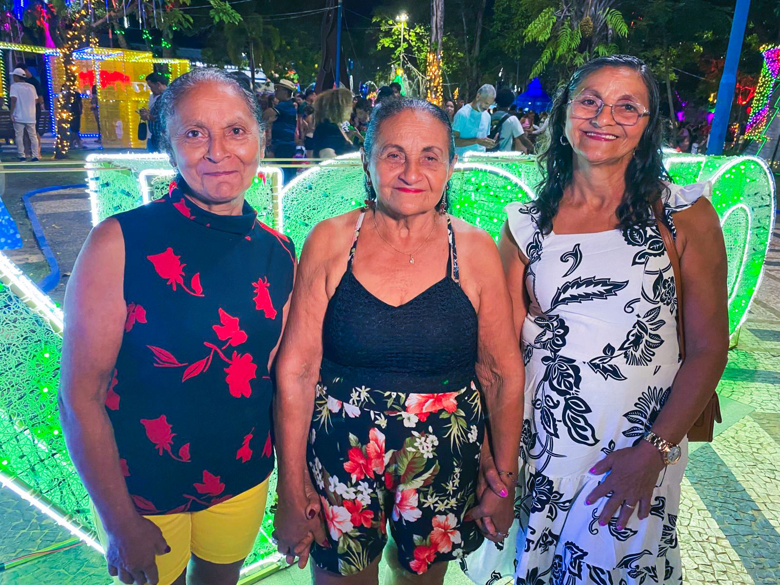 Foto de Cleta com as irmãs