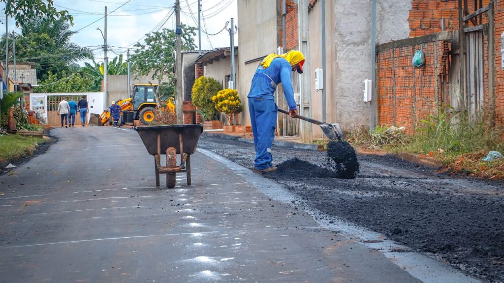 Obras de pavimentacao no bairro Bahia Velha 18 e1764795361133