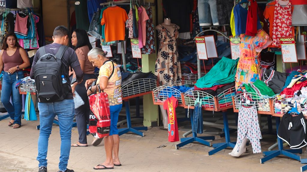 Pagamento de Dezembro e Decimo Terceiro da Prefeitura Fotos Val Fernandes 6 e1764884525120