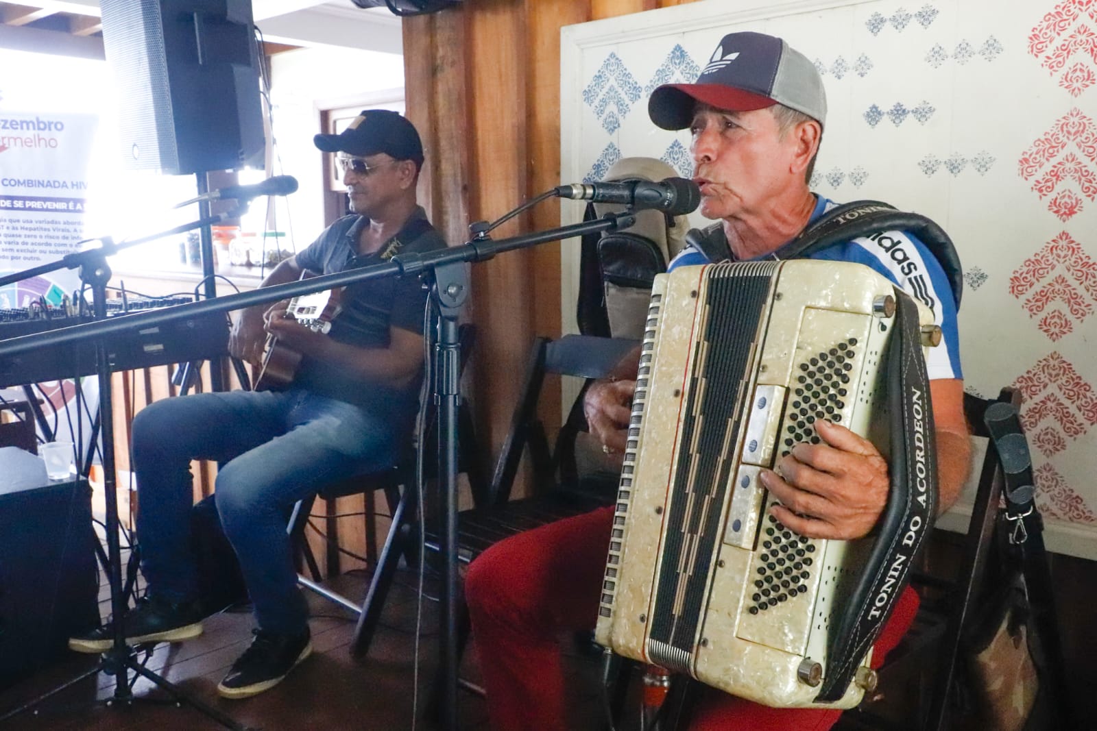 Forró do Senadinho, consolidado no calendário cultural de Rio Branco, reúne semanalmente idosos para lazer e convivência. (Foto: Marcos Araújo/Secom)