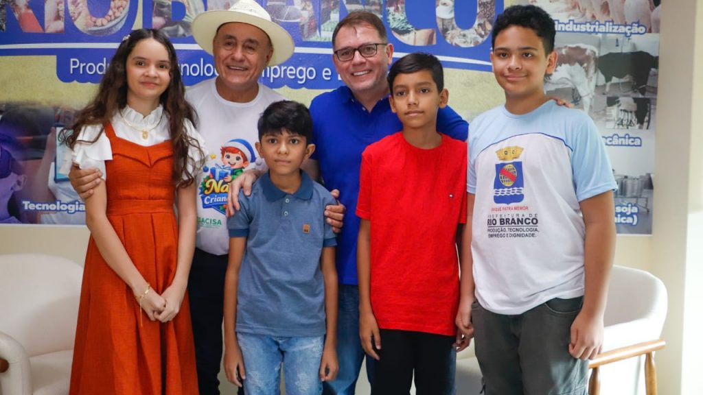 Prefeitura de Rio Branco impulsiona educação municipal com programas inovadores e oportunidades de intercâmbio internacional 7 REUNIAO DISNEYXNASAMA19 11 e1766417400753