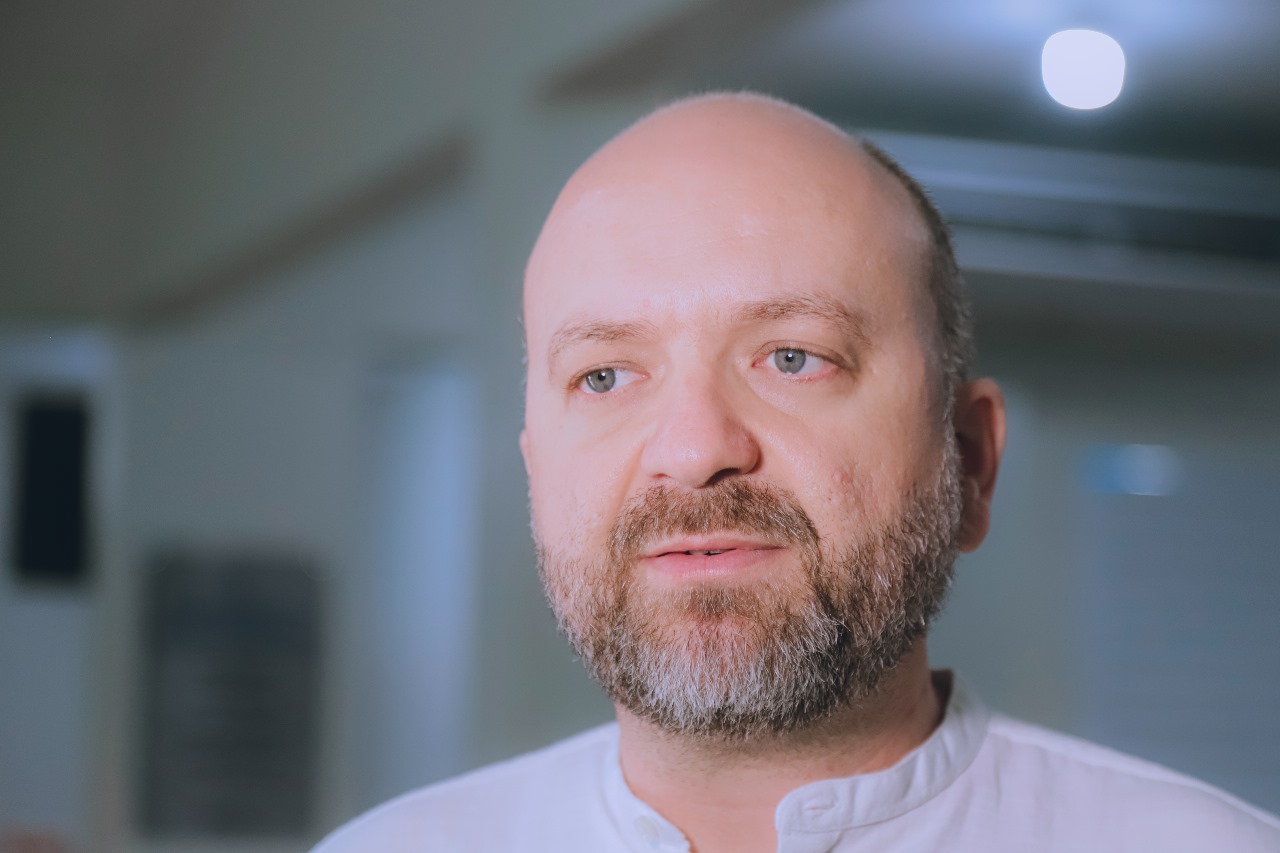 Foto do secretário municipal de Saúde, Rennan Biths