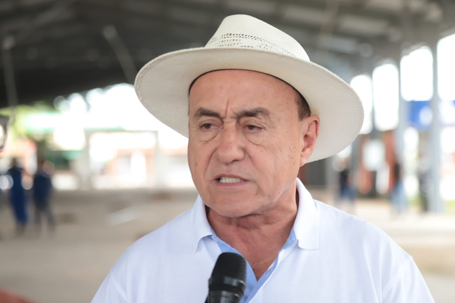 Visita familias em abrigo e acompanha preparacao do Parque de Exposicoes 8