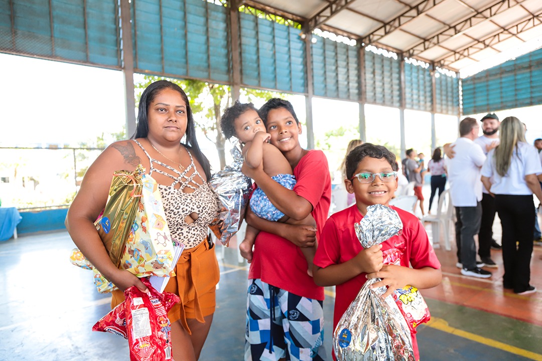 Foto de Aline Magalhães e sua família