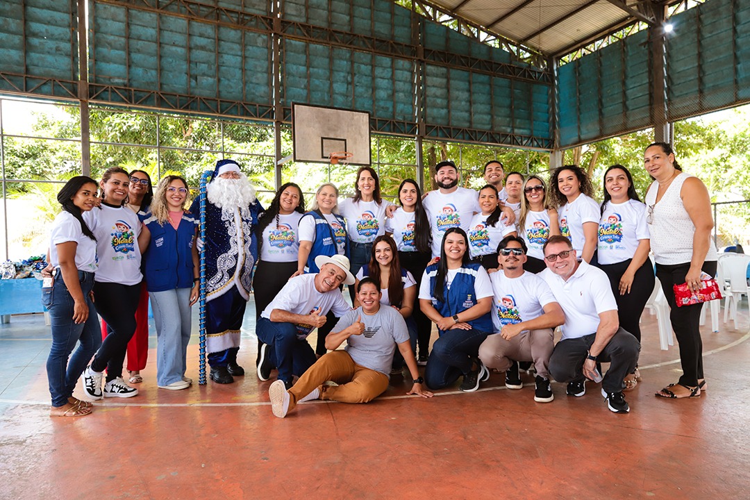 Foto de entrega de brinquedos