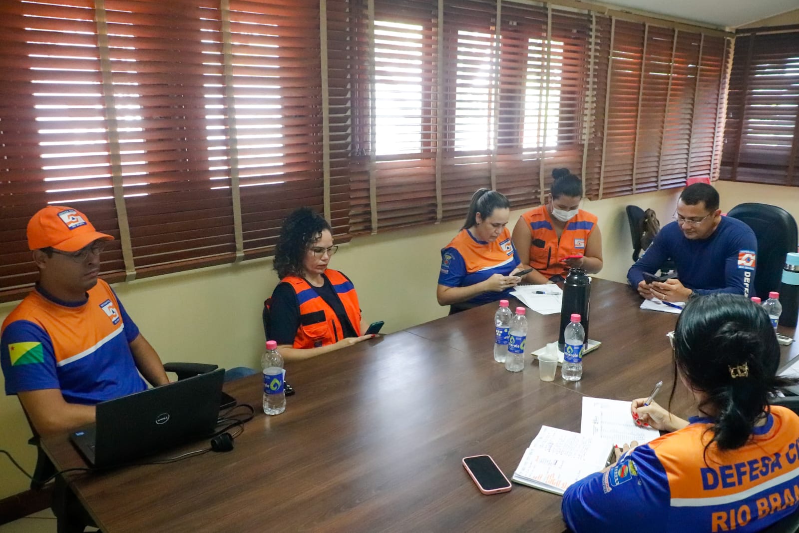 Foto de Reunião na Comdec sobre as enchentes