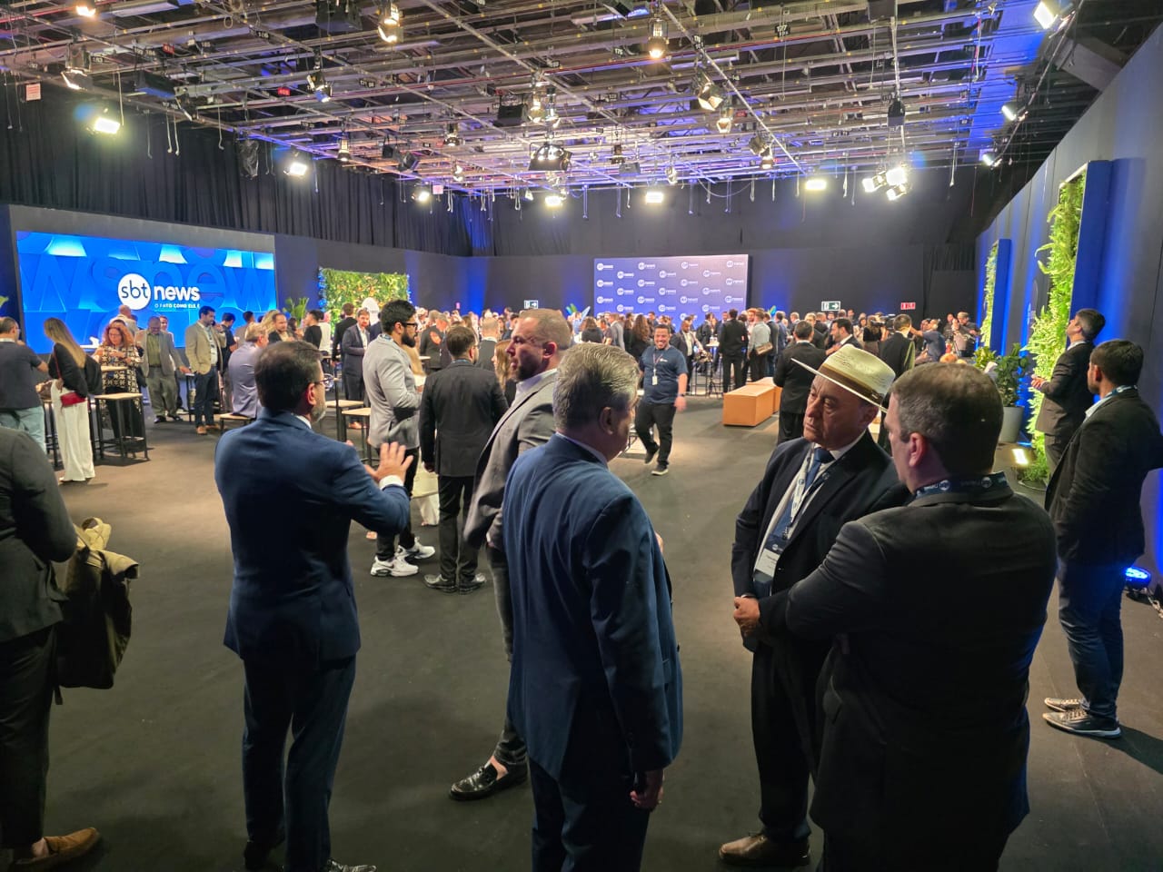 f710c140 8319 4c1c a0a0 65ac3f81ab3a