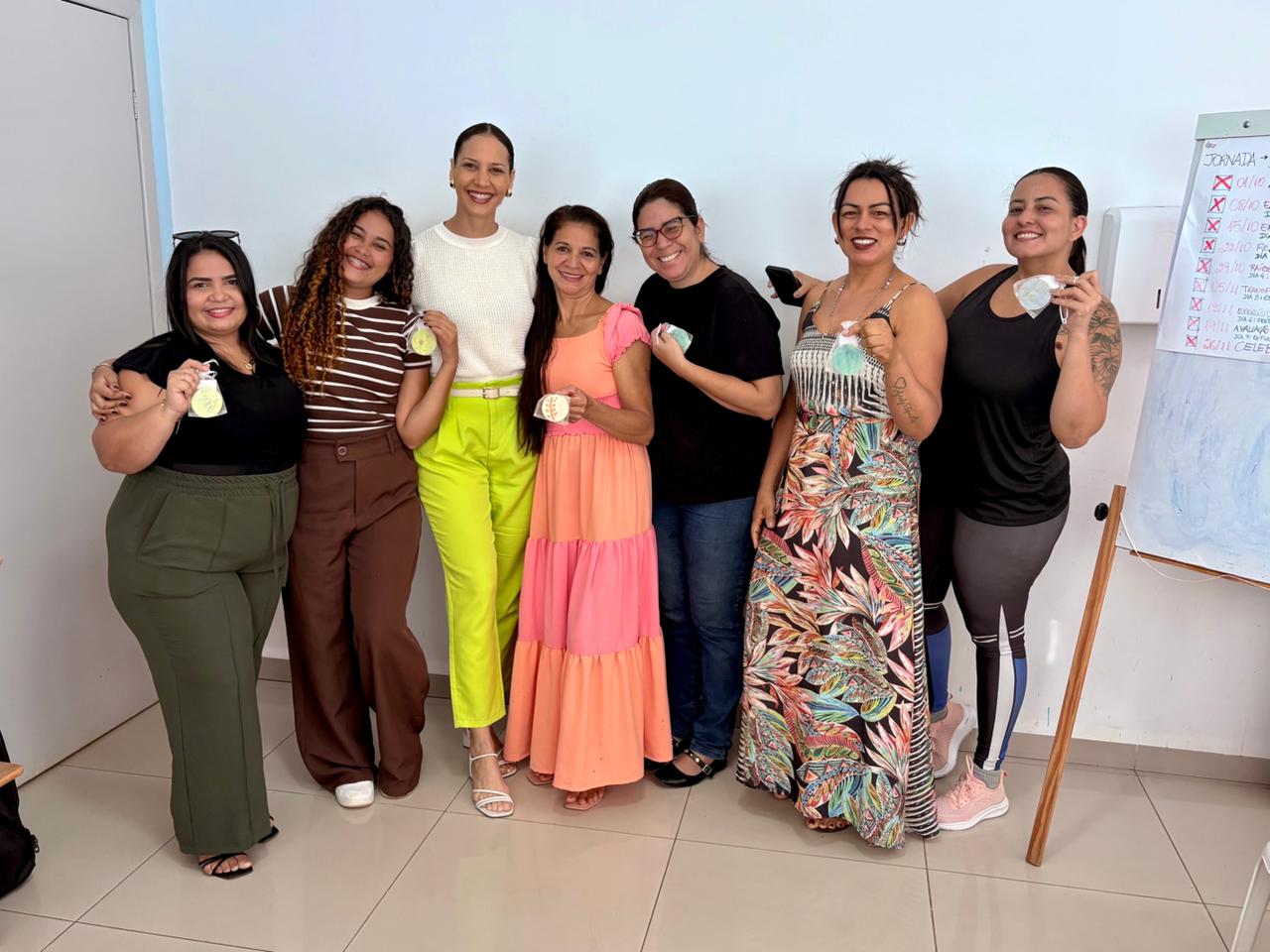 Foto da equipe do Caps Samaúma e pacientes