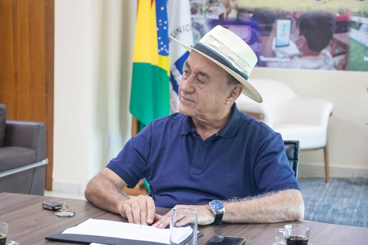 De acordo com o prefeito a proposta busca assegurar que cada tipo de resíduo receba a destinação adequada, priorizando a reciclagem e a sustentabilidade. (Foto: Marcos Araújo/Secom)